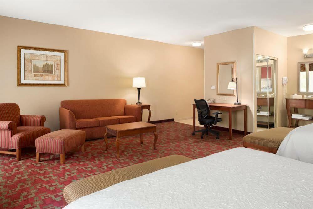 Hampton Inn Атенс Екстер'єр фото