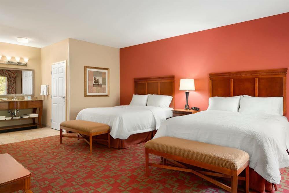 Hampton Inn Атенс Екстер'єр фото